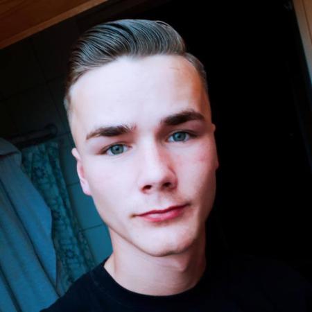 Gay Chat User hornylukas - Bild 1